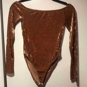Velvet off the shoulder body suit (Amber)
